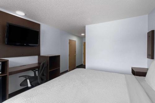 Super 8 by Wyndham Harbison/Parkridge Hospital image 10